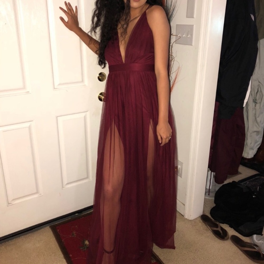 PROM GIRL WINE DRESS OFFER